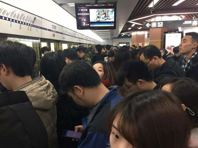 成都地铁1号线运营时间表2022（成都地铁1号线运营时间1号线首班车）
