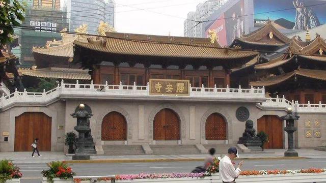上海的名胜古迹有哪些，上海的名胜古迹有哪些用英语说？